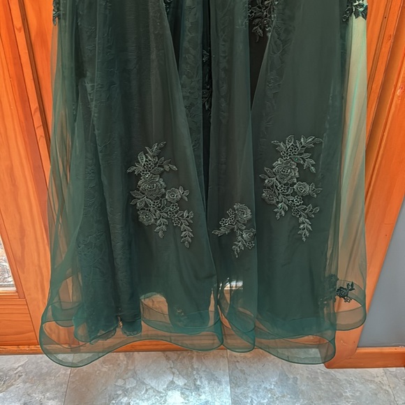 Lafemme formal dress, worn once, hem to 5’4 - Picture 6 of 8